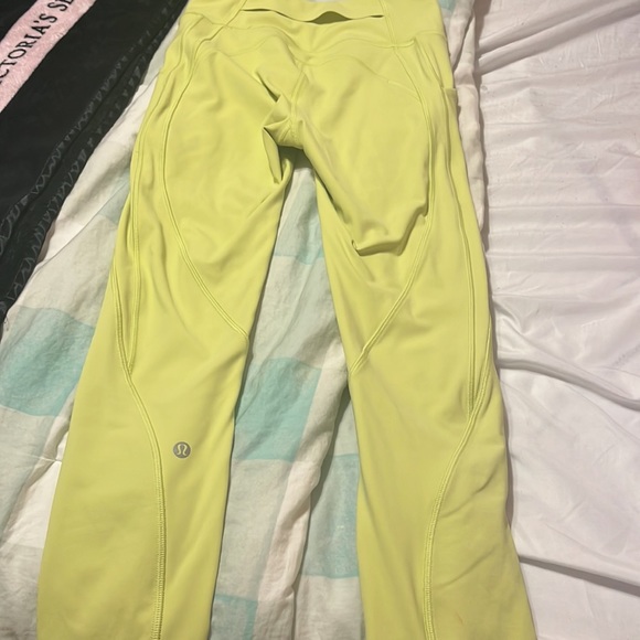 Lululemon leggings size 4 - Picture 5 of 5